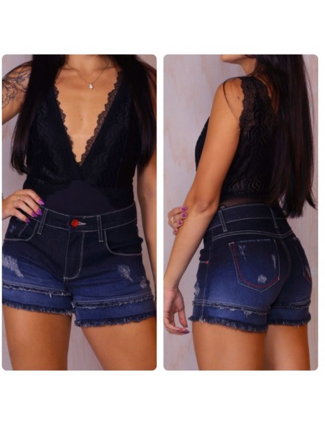 Short jeans escuro lavado, com lycra, com detalhe em surrado na frente