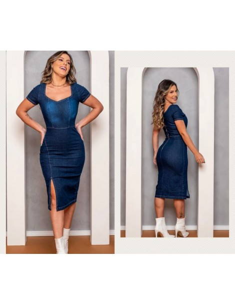 Vestido mídi jeans escuro.
