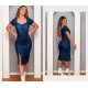 Vestido mídi jeans escuro.